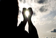 怎么配资买股票:杠杆软件-8艘美国军舰、1200枚导弹正“瞄准”委内瑞拉 马杜罗最新发声 防长警告美国：敢来就打！